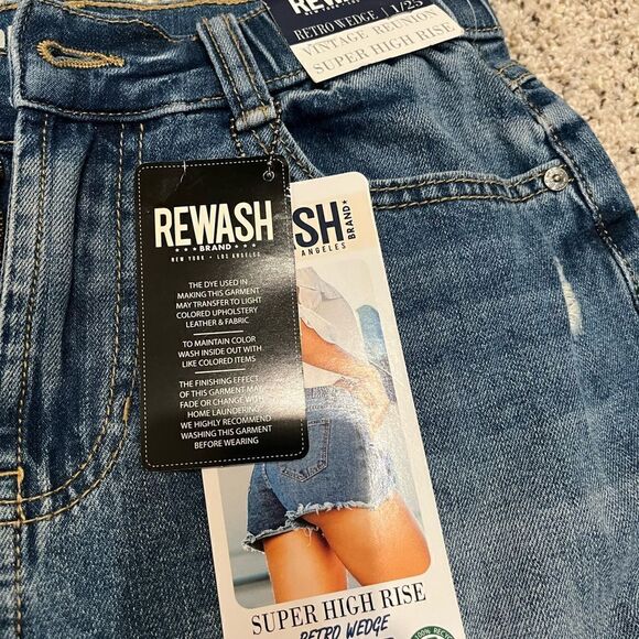 Rewash high waisted jean shorts NWT - Picture 3 of 4